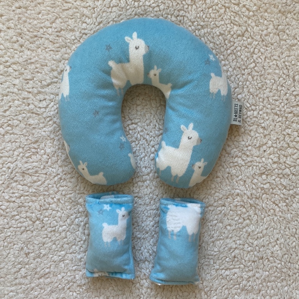 Blankets & Beyond Baby Neck Pillow and Strap Cushions